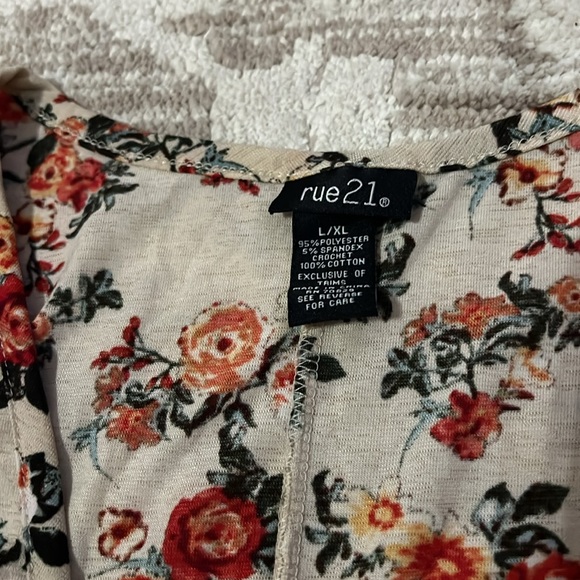 Rue21 Floral Kimono - Picture 4 of 5